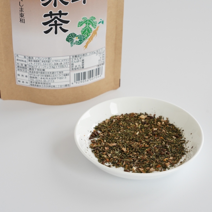 野草桑茶　ティーバッグの中身　桑の葉と野草のブレンド茶